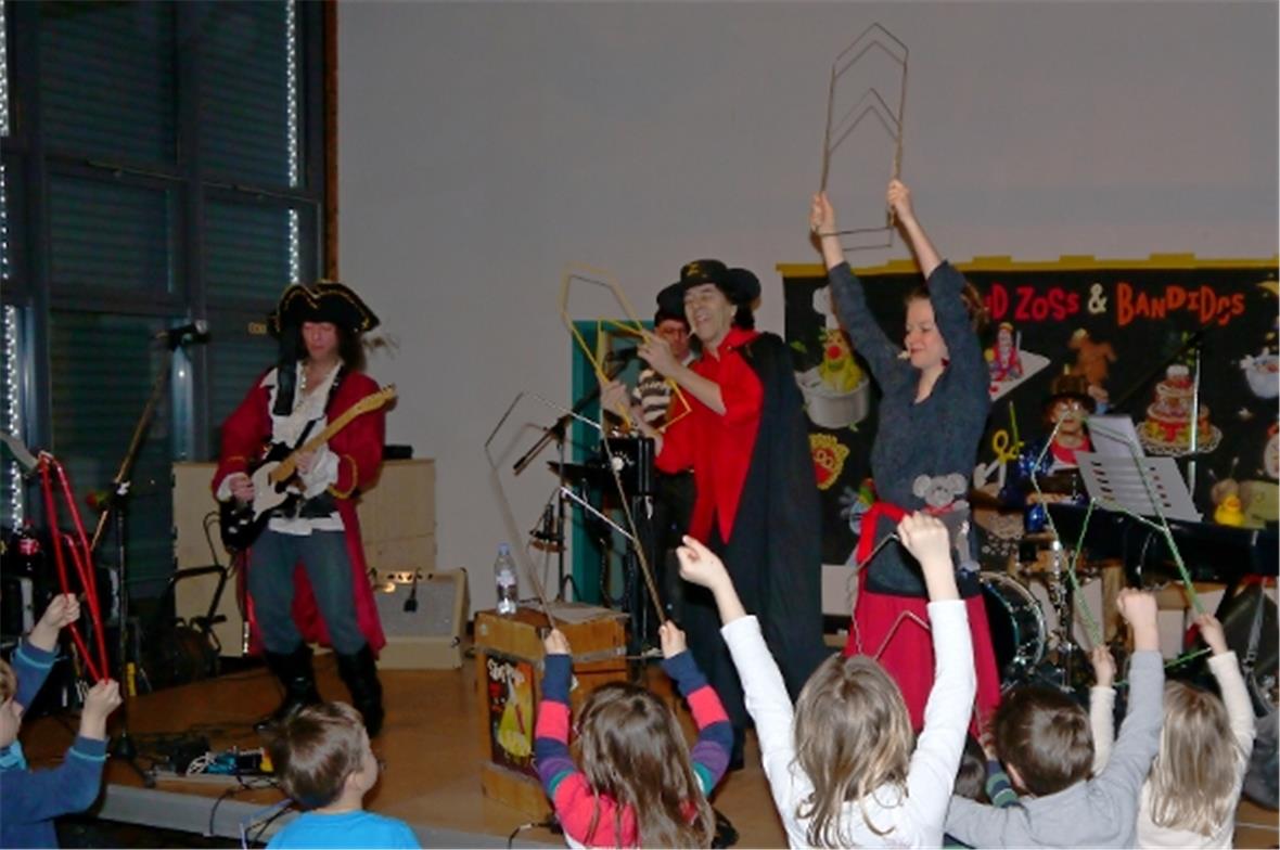 Dieses Lied ist der Büroklammer gewidmed.