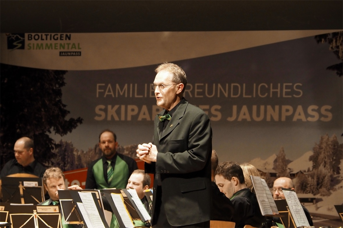 Dirigent Marc Mathis machte zu jedem Stück eine kleine Einführung.