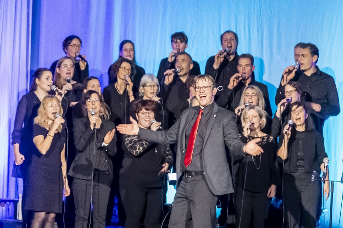 Dirigent Stefan Blatti sprühte vor Energie.