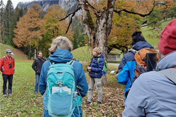 Dr. Thomas Kiebacher fesselt die Zuhörer mit viel Wissen und Engagement.