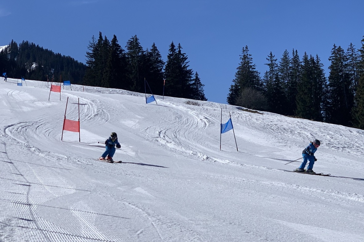 Drei Vereine, zwei Kurse und viel Spass: Auf dem Rossberg konnte sich der Ski-Nachwuchs mal wieder messen.