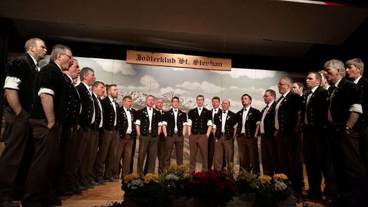 Ds Läbe gniesse mit em Jodlerklub St. Stäffe.