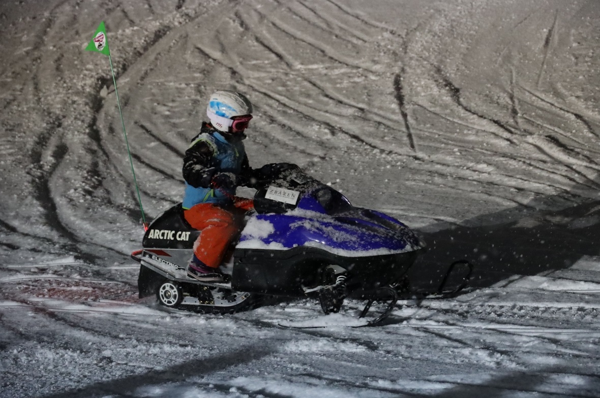 E-Mobil in Kinderhänden.