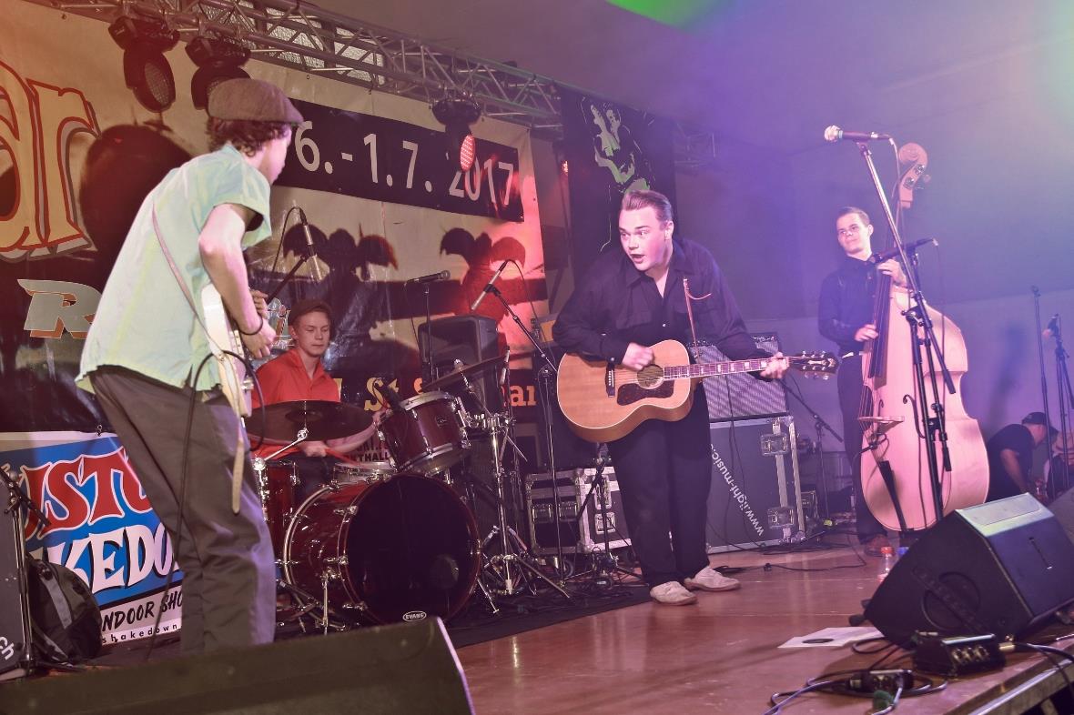 Ed Cavin and his blue Kings Sweden.