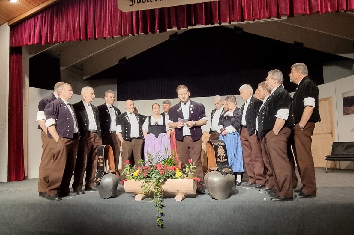 Edwin Griessen, Präsident des Jodlerklubs Bärgrose, hiess herzlich willkommen zu...