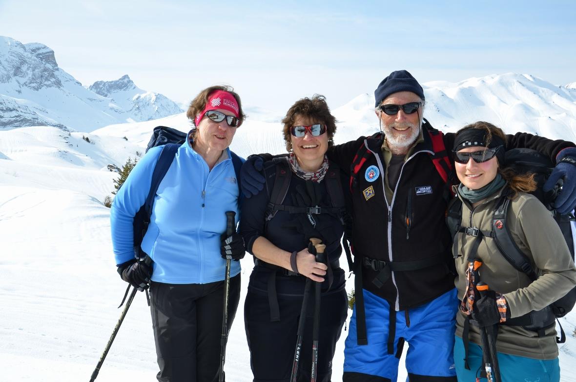 Ehre wem Ehre gebührt, dem Uetendorfer Alfred Ryter wird während dem Lauf durch ...