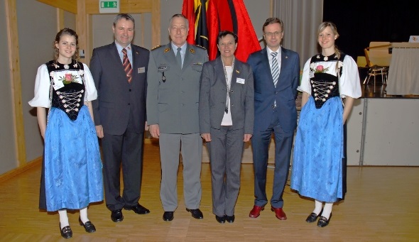 Ehrendame Martina Krebs, BSSV-Präsident Werner Salzmann, KKdt André Blattmann, Grossratspräsidentin Therese Rufer, Regierungsrat Hans-Jürg Käser, Eveline_Krebs