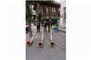 Ein Alphorntrio füllte die Bahnhofstrasse mit ihren Klängen.