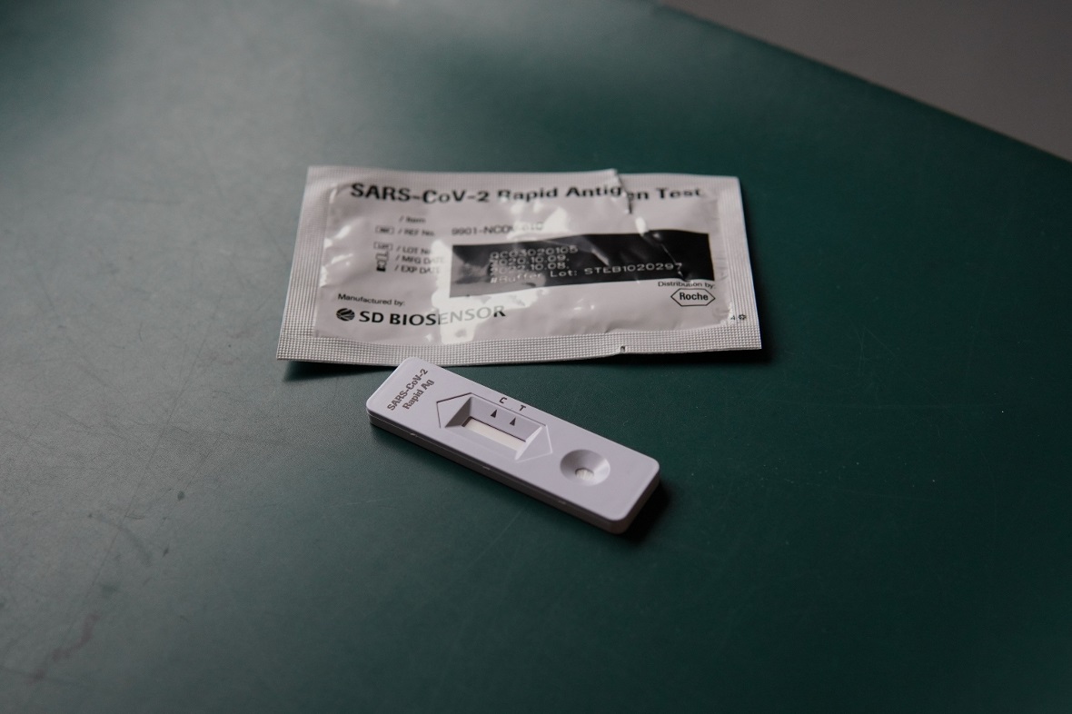 Ein Covid-Antigen-Schnelltest: Billiger und ohne Laborausstattung nutzbar. Aber ...