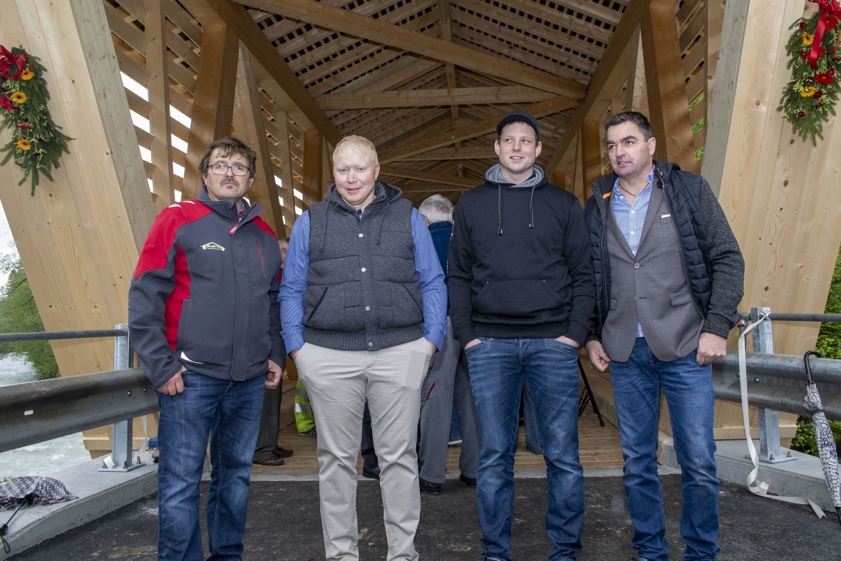 Ein Dream-Team: Dominik Blatti, Holzbau Oberwil, Michael Blatti, Gemeindepräside...