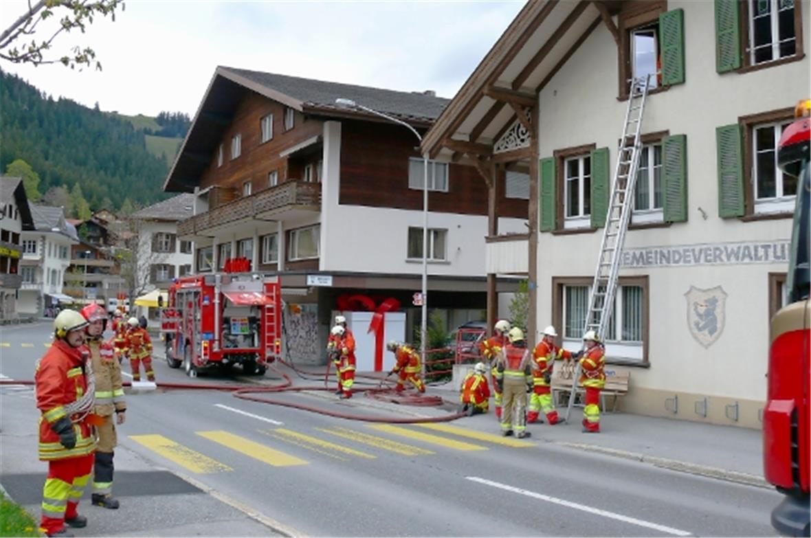 Ein «Einsatz» im Dorf bildet die Schlussübung des Basiskurses.