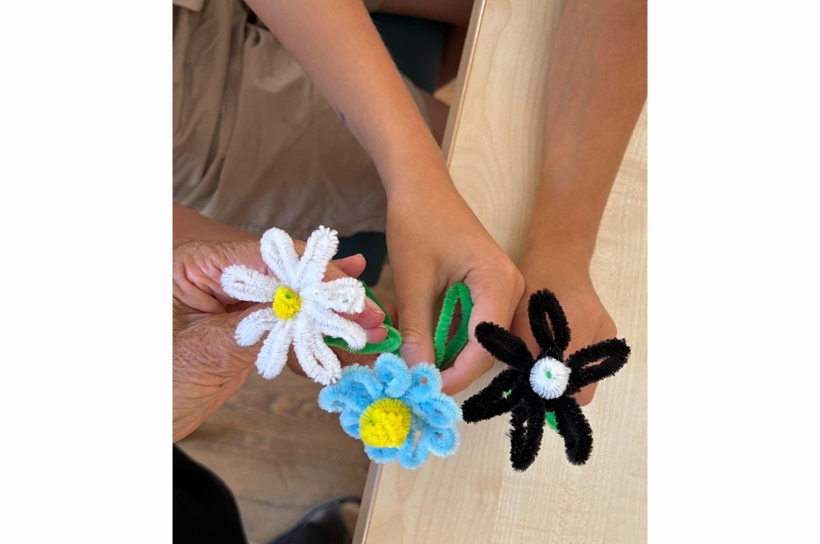 Ein Nachmittag der Jung und Alt bei Spiel, Sport, Basteln und einem feinem z’Vie...