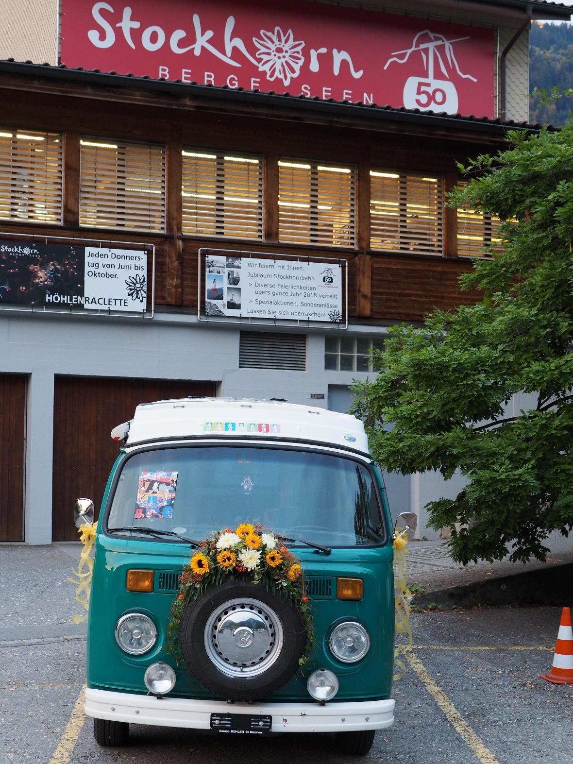 Ein Original, schön geschmückt und parkiert von Franz Bühler, St. Stephan.