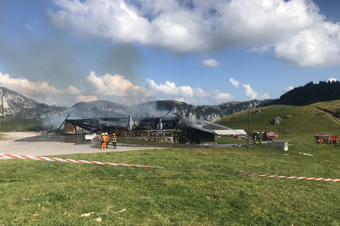 Ein Raub der Flammen: Das ehemalige Bergrestaurant Seebergsee in der Gemeinde Diemtigen.