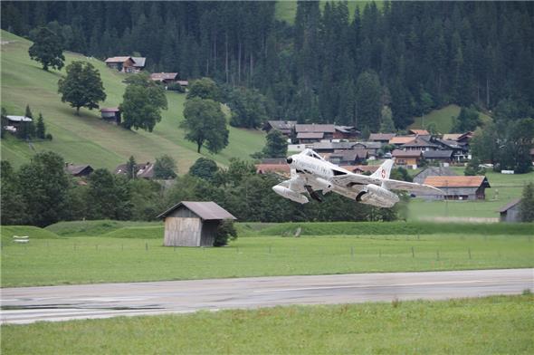 Ein fliegender Hunter ist das, was das Publikum liebt: Aktuell ist der Papyrus noch einer von zwei in der Schweiz stationierten Huntern.