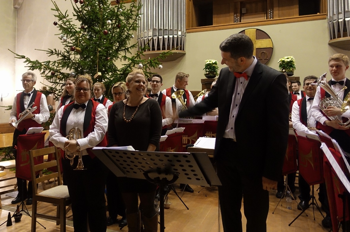 Ein herzliches Dankeschön des Dirigenten Charly von Grünigen ging an Barbara Mei...