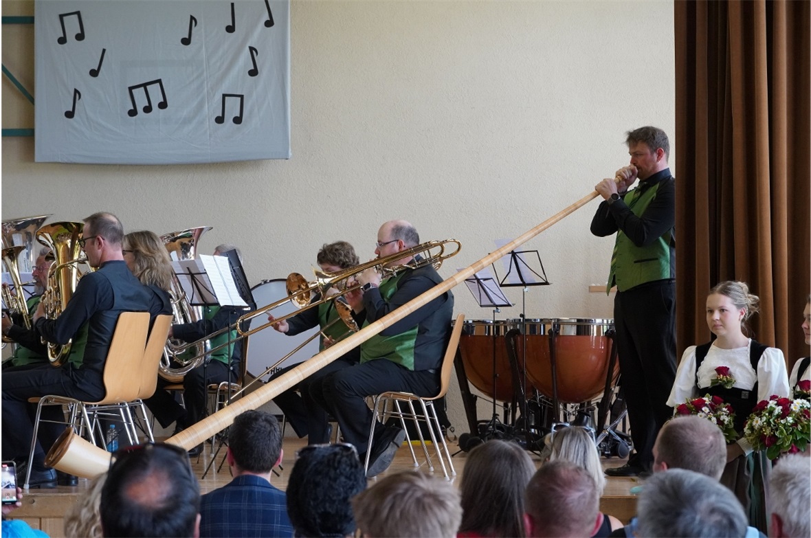 Ein überraschendes Solo-Instrument in einer Brass Band Besetzung: André Minnig a...