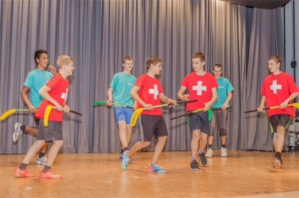 Ein unterhaltsames Potpourri verschiedener Sportarten zeigte die Jugendriege.