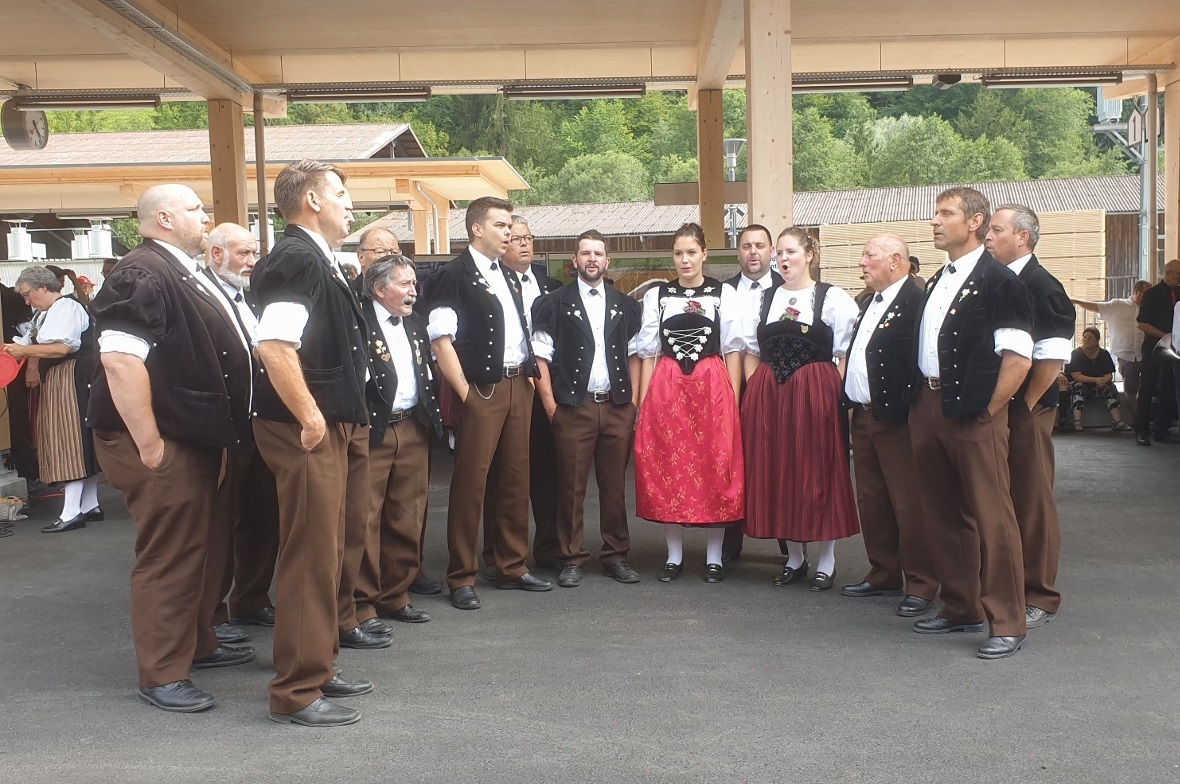 Ein vielfältiges Kulturprogramm begleitet die Feier: Der Jodlerclub Edelweiss Er...