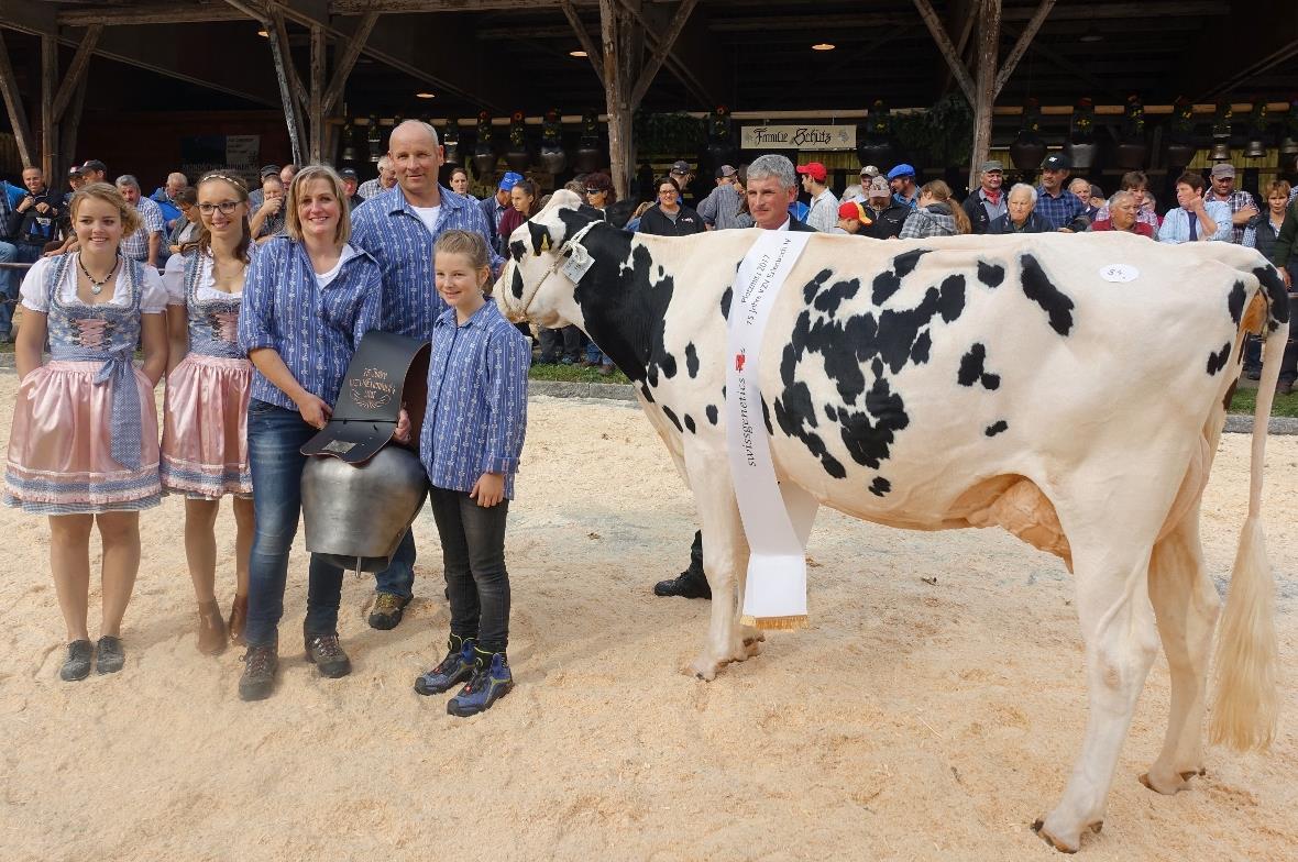 Ein weiterer Höhepunkt war die Wahl der Platzmiss: Die fünfjährige Kuh «Natascha...