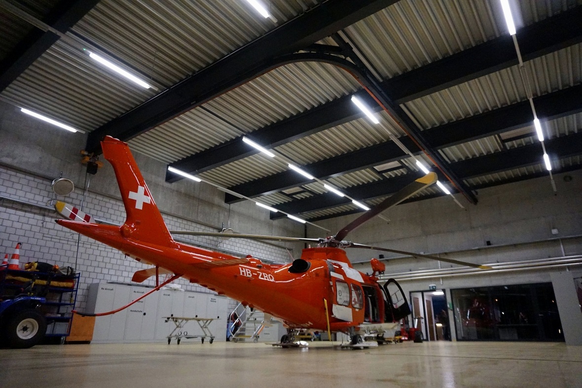 Eindrucksvoll: Rega-Helikopter im Hangar.