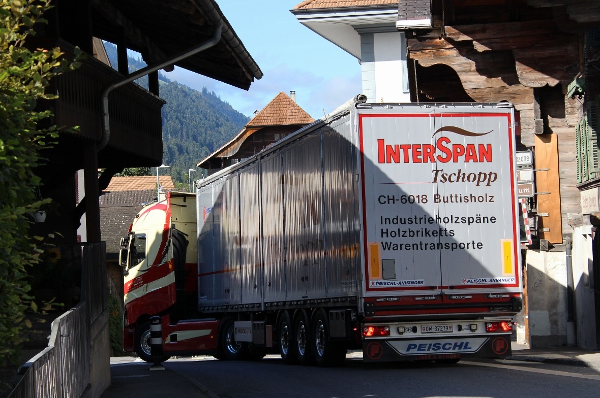 Eine ausserordentlich schwierig zu gestaltende Engstelle ist die bisherige Abzwe...