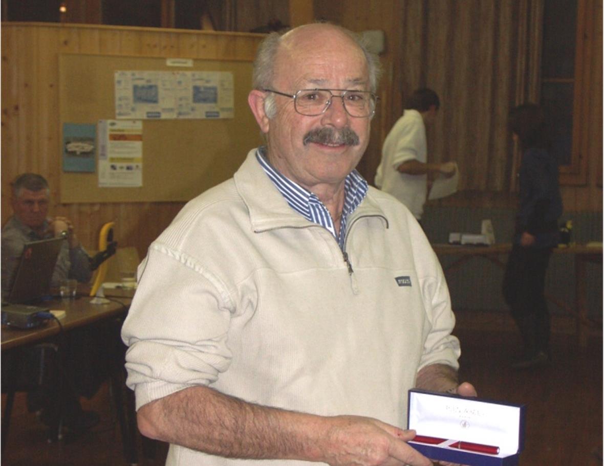 Eine besondere Auszeichnung bekam Heinz Dumont für seine 50-jährige Vereinszugehörigkeit.