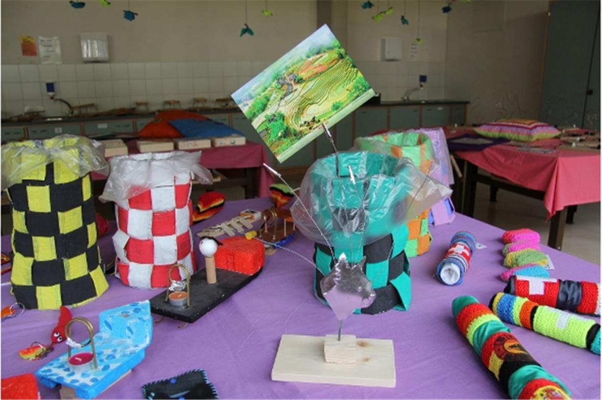 Eine bunte Vielfalt wurde den Besucherinnen und Besuchern in der Gestaltungs-Ausstellung präsentiert.