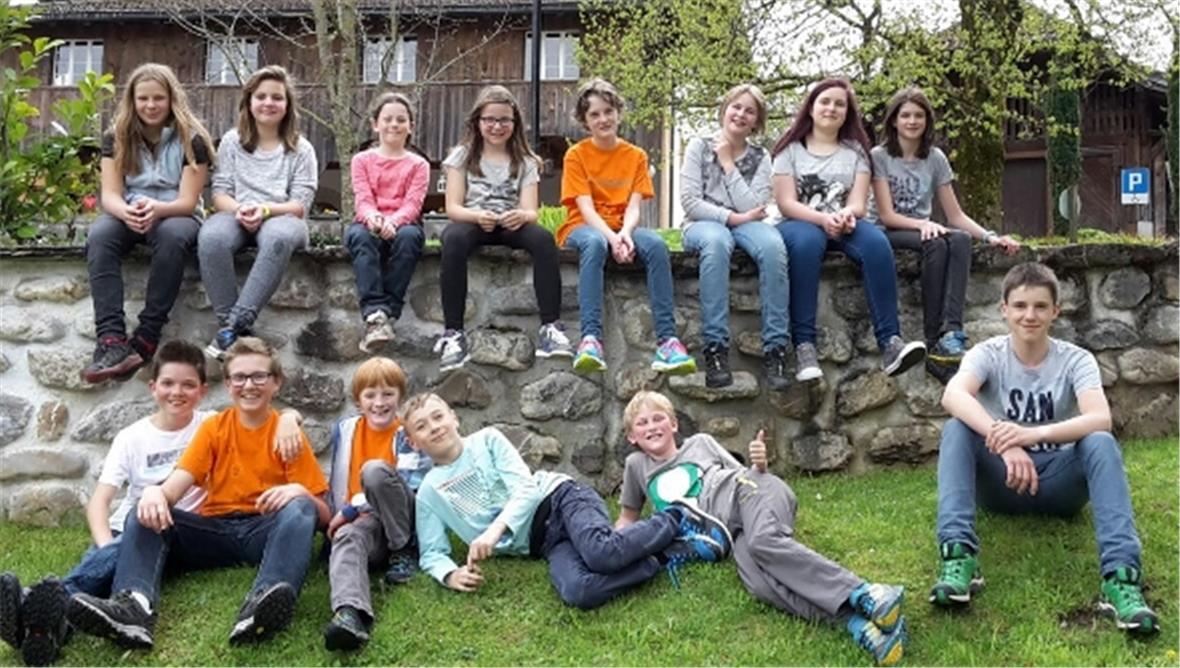 Eine muntere Schar trifft sich regelmässig im Kirchgemeindehaus. Mal steht Kreativität auf dem Programm und mal geht’s sportlich zu.