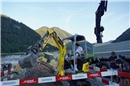 Einen richtigen Bagger bedienen macht Spass!