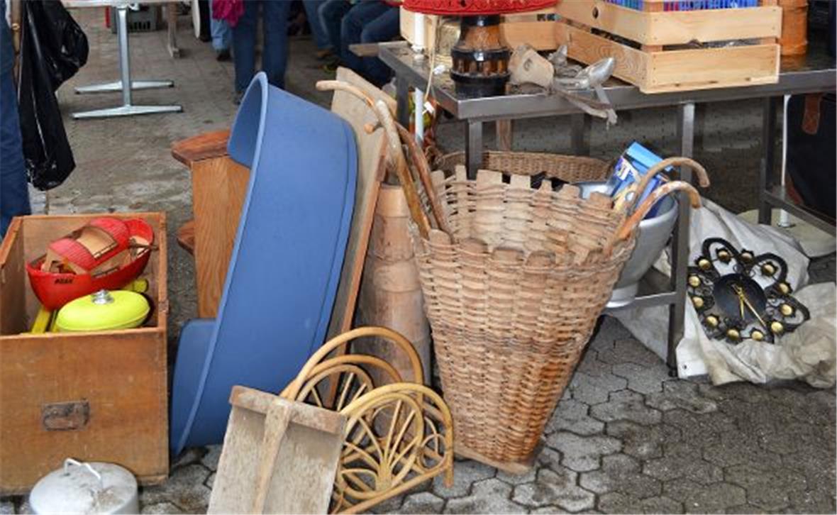 Einige Dinge, die zu verkaufen sind.