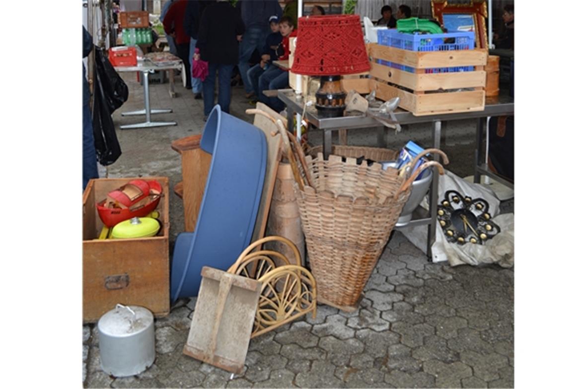 Einige Dinge, die zu verkaufen sind.