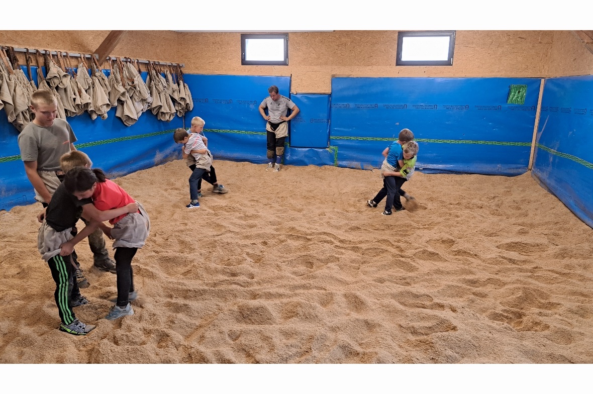 Einmal wie die „Bösen“ im Sägemehl stehen und ein richtiges Schwingtraining mit ...