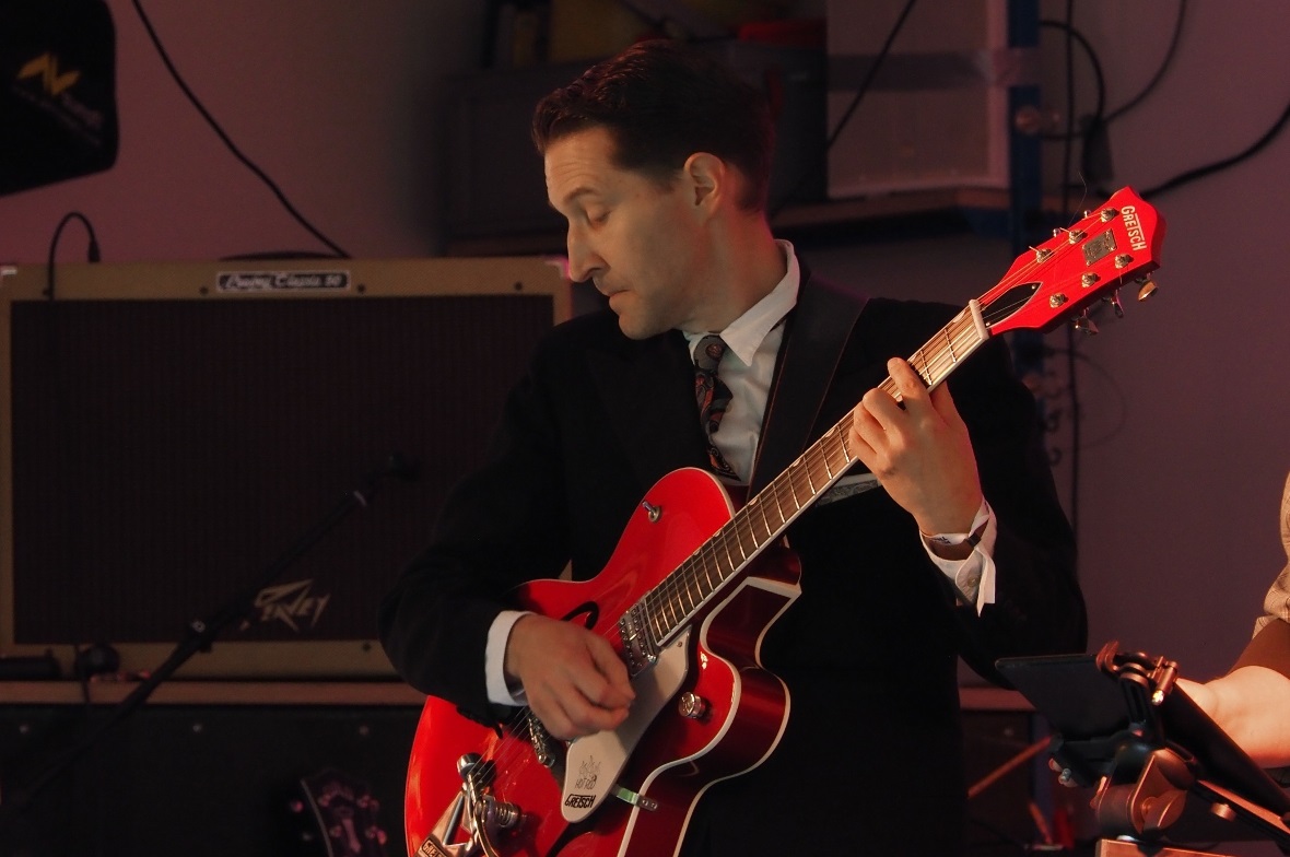 Ekke von Rumble Jim (Gitarre).