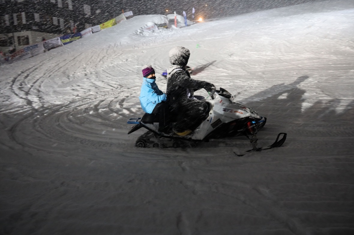 Elektro Schlittenfahrt für die Gewinner des Ratespiels.