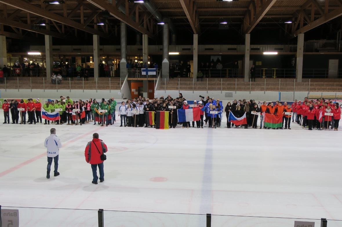 Elf Nationen messen sich an der Jugend- und Junioren-Eisstock-EM.