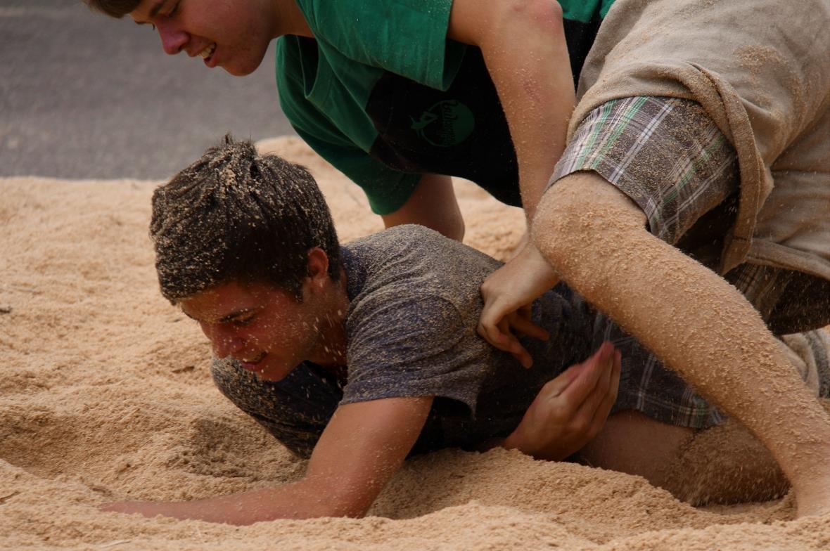 Elio beim Schwingen.