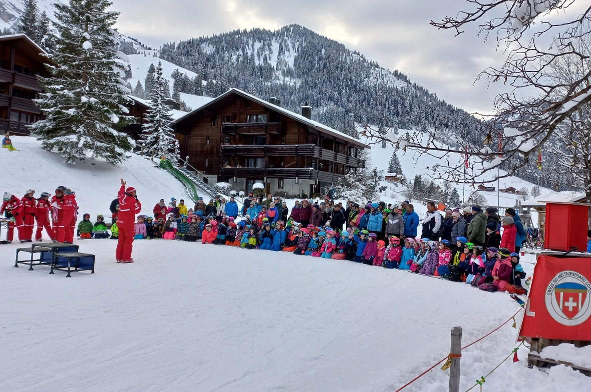 Endlich Schnee, endlich auf die Skier: Die Schneesportwoche der Schule Diemtigta...