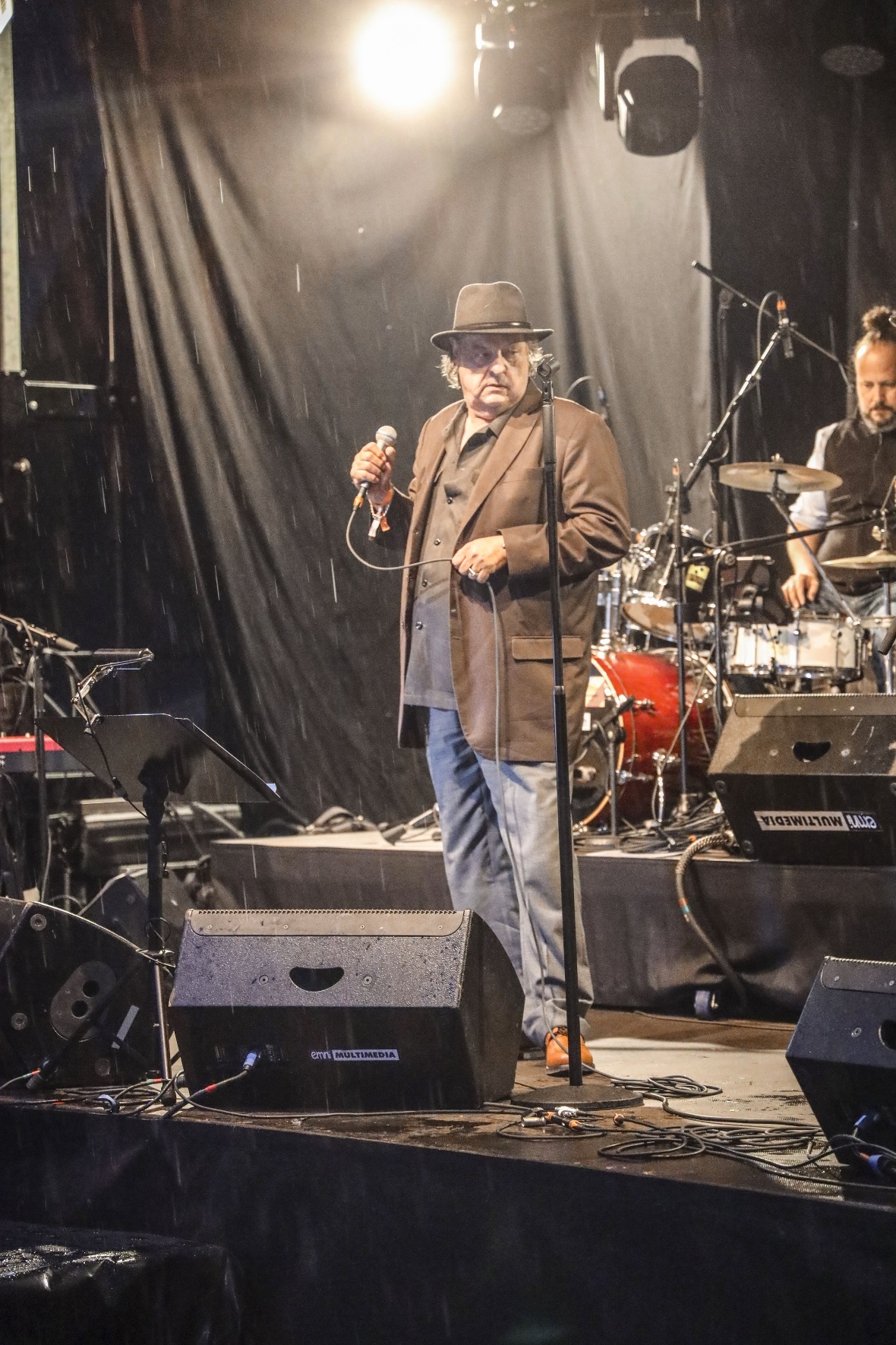 Endo Anaconda in Concert