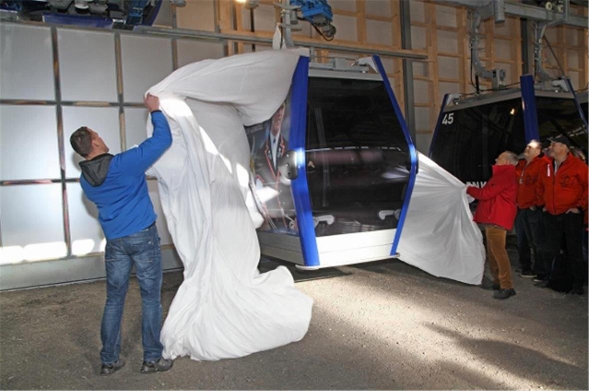 Enthüllung der Königsgondel durch Bundesrat Johann Schneider Ammann und durch de...