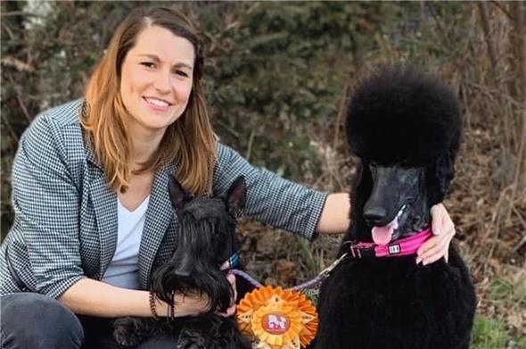 Erfolg für Nadja Ginggen: Die Zweisimmerin konnte sich die Schweizermeisterschaft der Hundecoiffeusen holen.