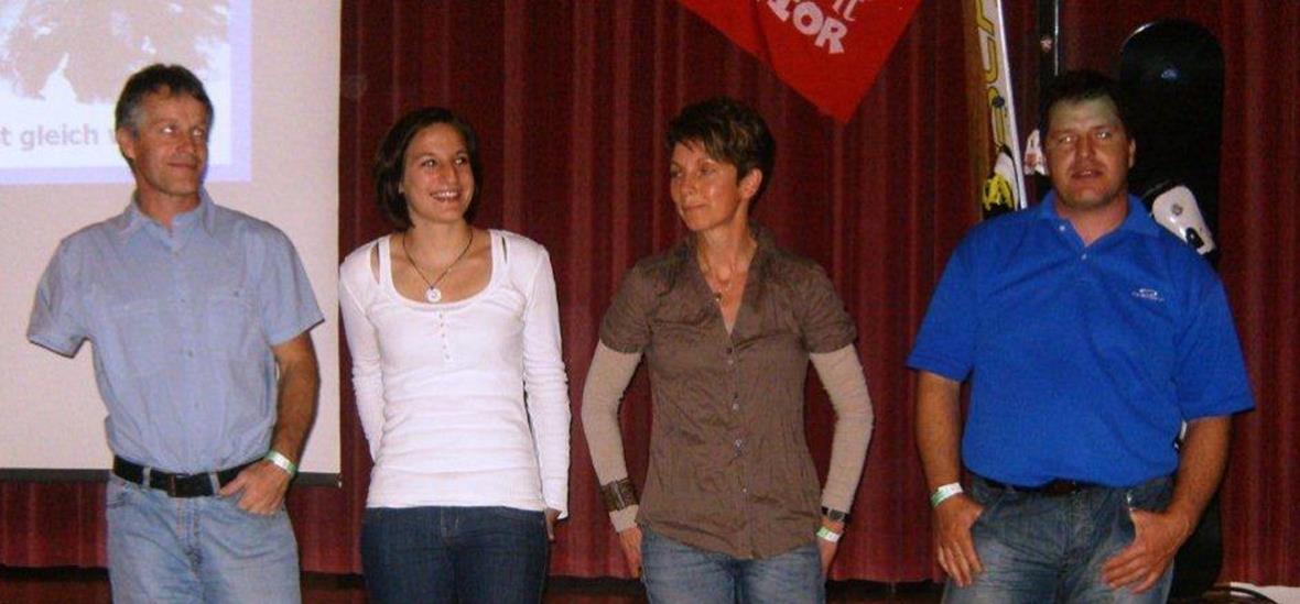 Skiclub Erlenbach – Fest ist geglückt Erfolgreiche Sportler: Heinz Moser, Yvonne Schütz, Ursi Schütz, Markus Moser