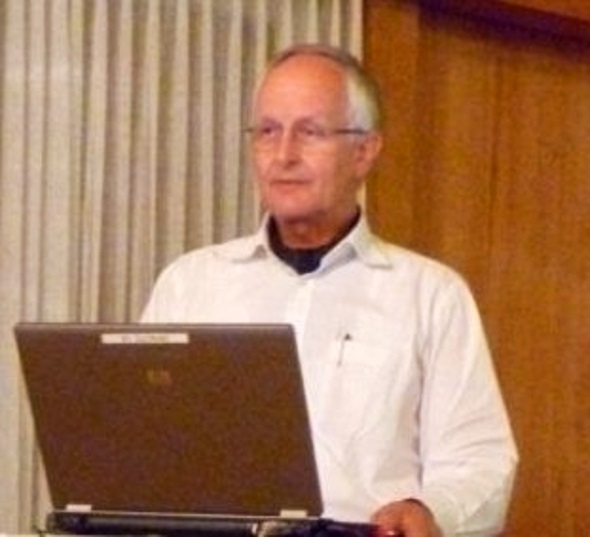 Ernst Roth, ein profunder Kenner von Alpwirtschaft hält einen ausgezeichneten Vortrag zum Thema «Alpkultur».