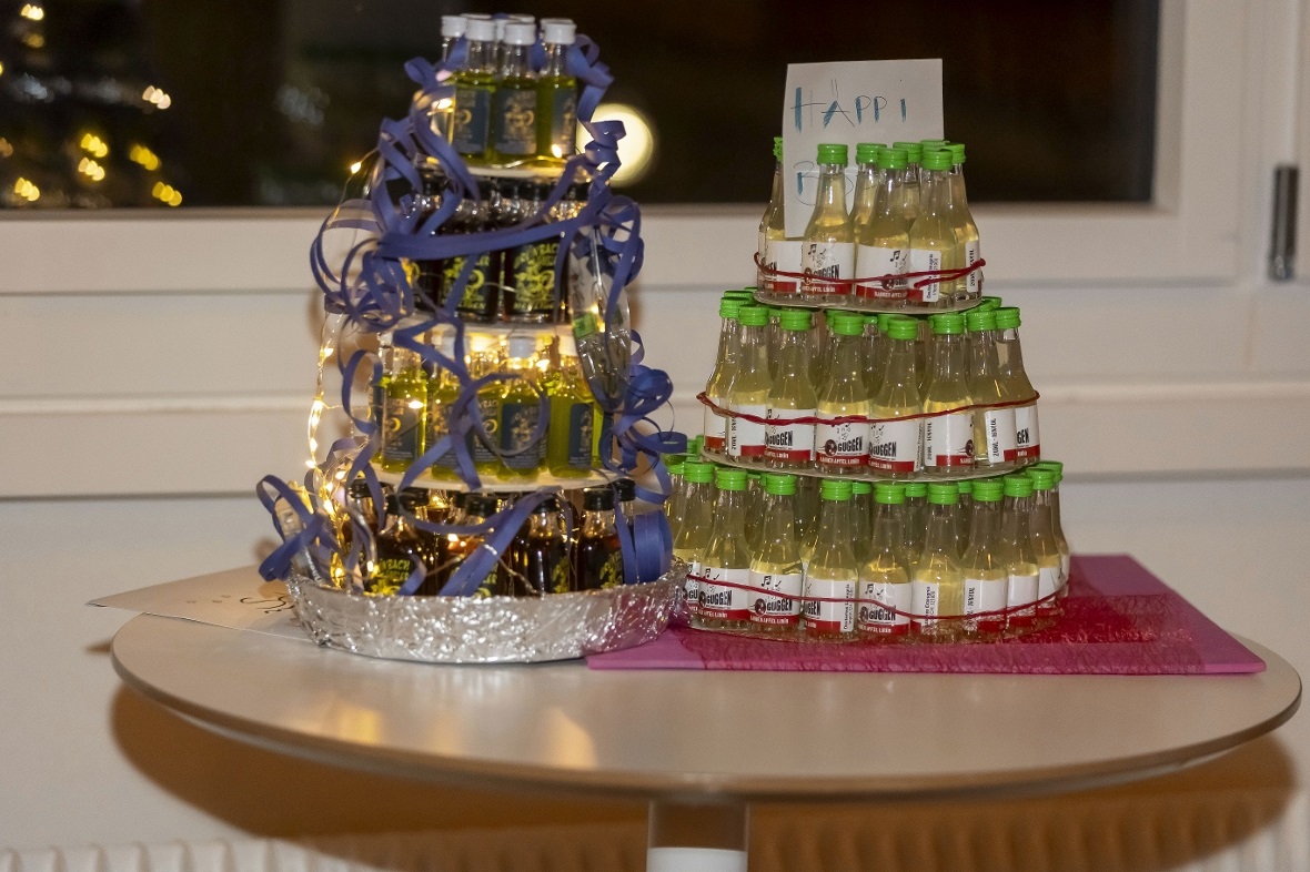 Es gab Geschenke zum Geburtstag.