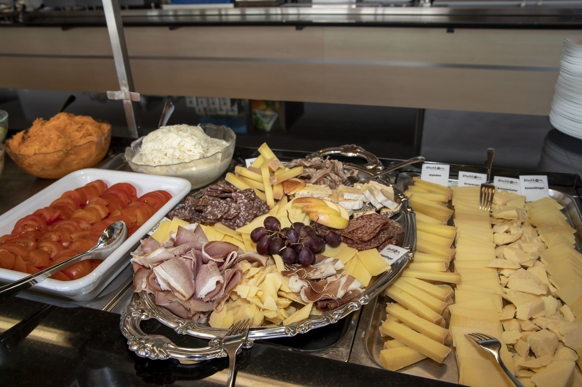 Es gab viel und reichlich. Zeit für sich nehmen und dabei gemütlich essen.