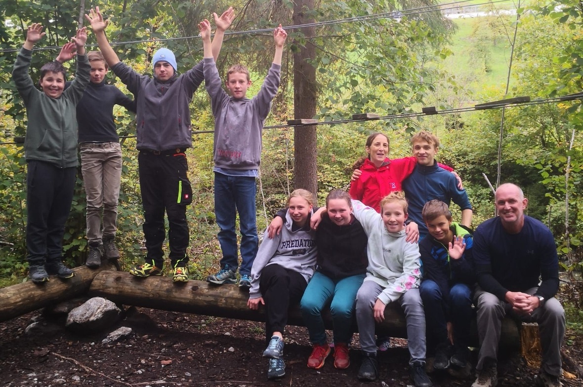 Schulbesuch im Seilpark vor dem Ferienstart Es hat Spass gemacht im Seilpark.