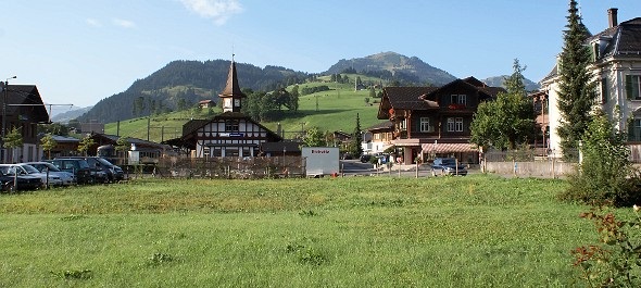 Es keimt wieder Hoffnung auf. Das Terminus-Areal am Bahnhofplatz in Zweisimmen hat den Besitzer gewechselt und soll Platz für eine Hotelübernbauung bieten.