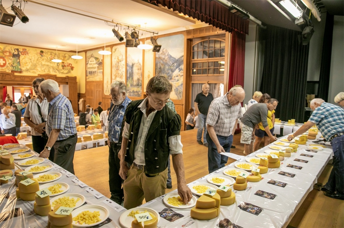 Es konnte Berner Alpkäse AOP, Berner Hobelkäse AOP und Mutschli probiert werden.