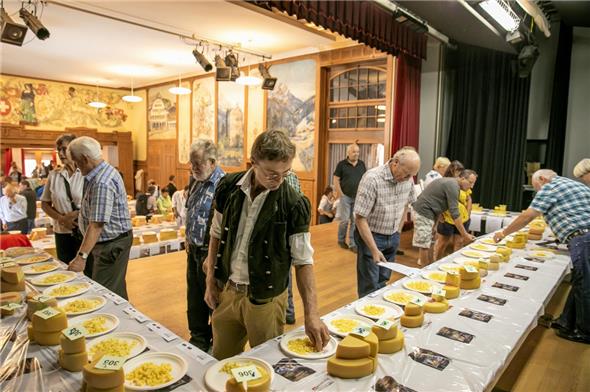 Es konnte Berner Alpkäse AOP, Berner Hobelkäse AOP und Mutschli probiert werden.