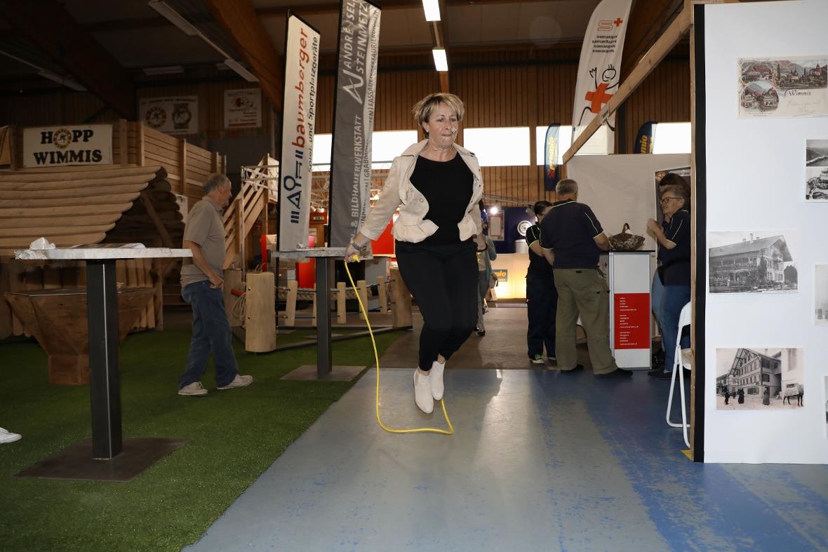 Es soll niemand sagen, Politiker seien unsportlich. Gemeinderatspräsidentin Barb...